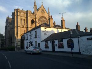 Cathedral and pub, what could be more English