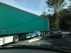 lorry stuck in Valbonne