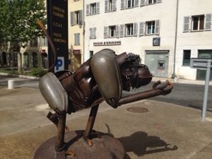 More dreadful modern art in Valbonne, or is it a depiction of Ron Jeremy? read on...