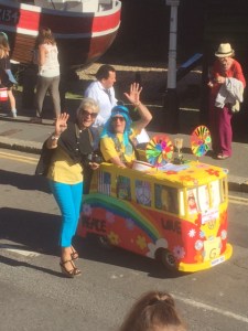 That Nice Lady Decorator pulls at Hastings Carnival